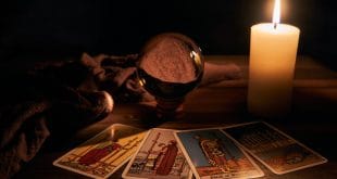 Tarot Readings for Love and Relationships: Insights into Compatibility and Commitment